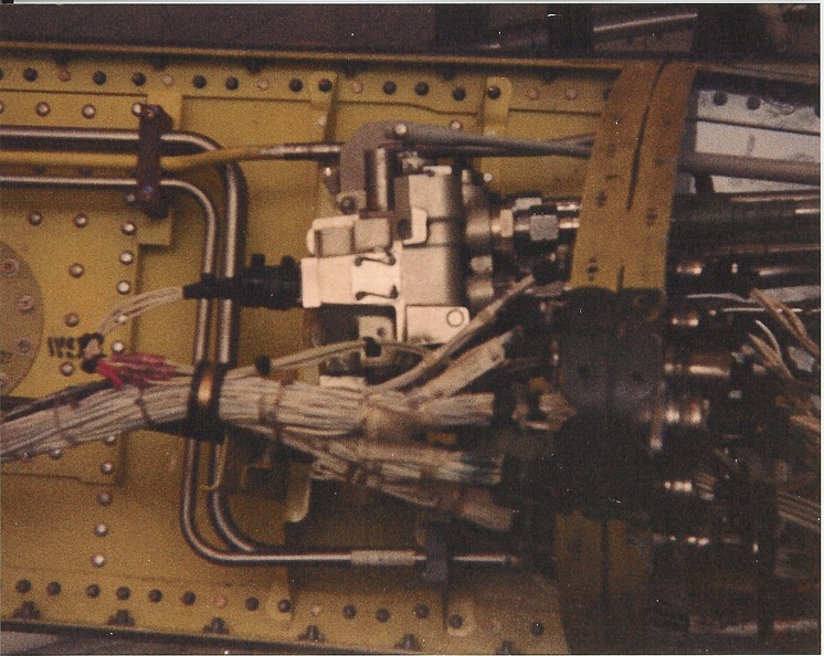 A-10 820664 spdbrk cont valve - epoxy connector.jpg